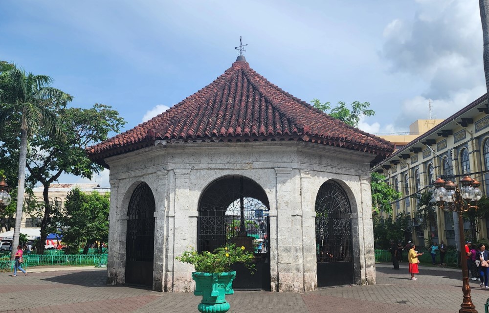 Magellan's Cross in Cebu City Pictures